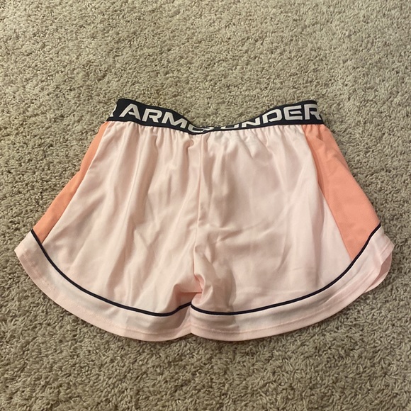 Under Armor Shorts - Picture 2 of 2